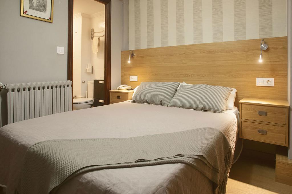 Hostal Crisol 拉科鲁尼亚 外观 照片